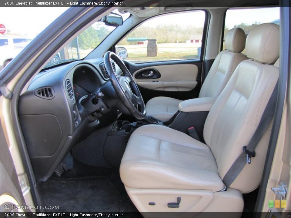 Light Cashmere/Ebony Interior Photo for the 2006 Chevrolet TrailBlazer EXT LT #42420752