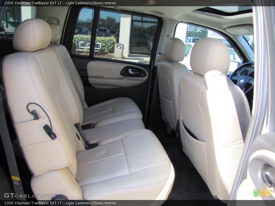 Light Cashmere/Ebony Interior Photo for the 2006 Chevrolet TrailBlazer EXT LT #42420884