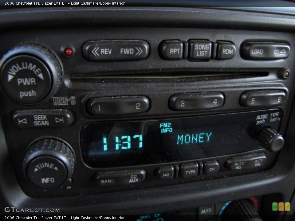 Light Cashmere/Ebony Interior Controls for the 2006 Chevrolet TrailBlazer EXT LT #42420956