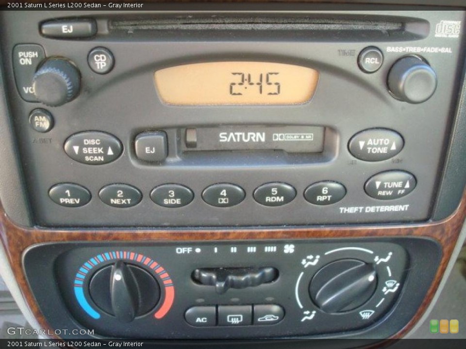 Gray Interior Controls for the 2001 Saturn L Series L200 Sedan #42435420
