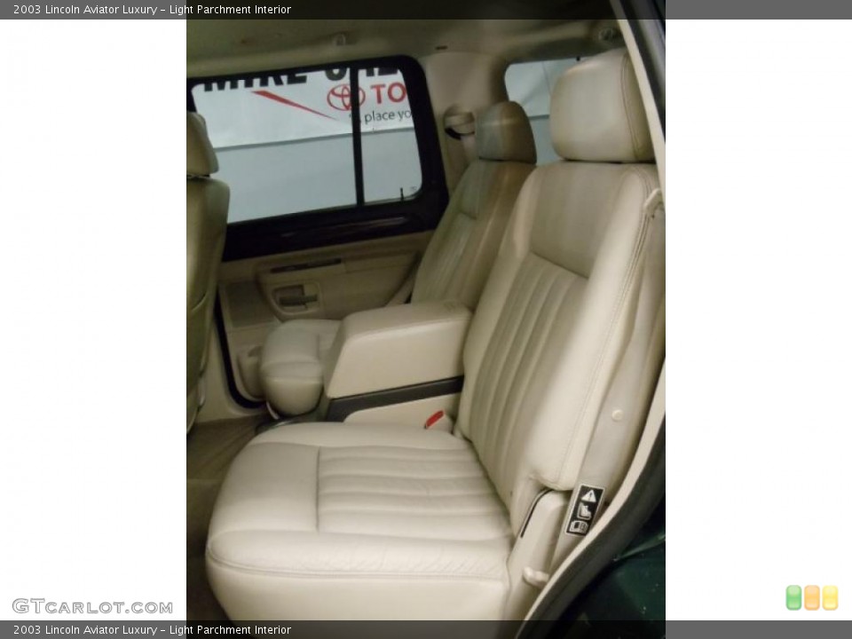 Light Parchment Interior Photo for the 2003 Lincoln Aviator Luxury #42435424