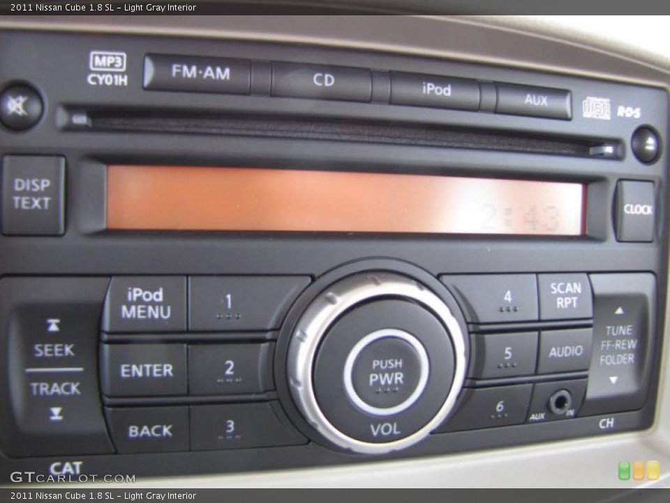 Light Gray Interior Controls for the 2011 Nissan Cube 1.8 SL #42438580