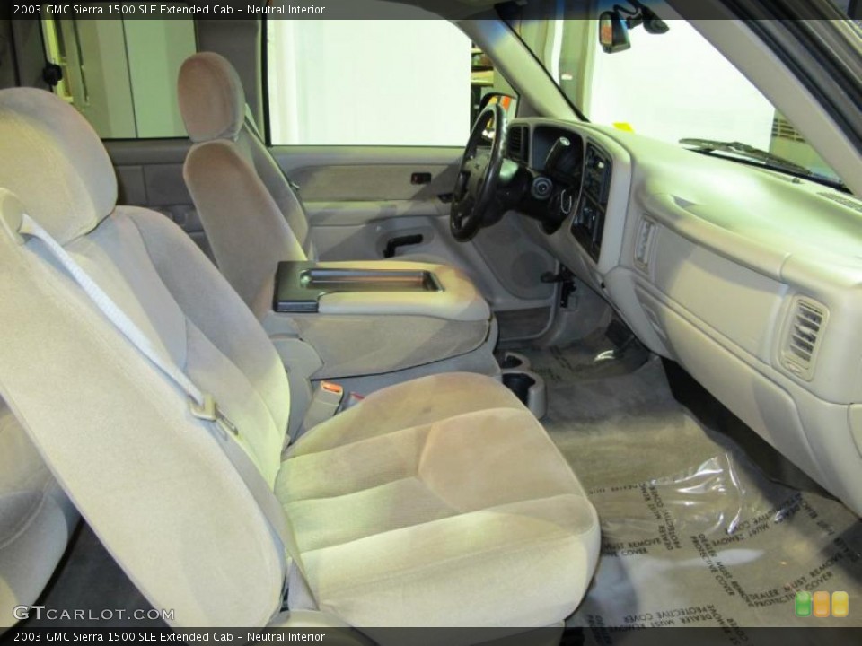 Neutral Interior Photo for the 2003 GMC Sierra 1500 SLE Extended Cab #42443891