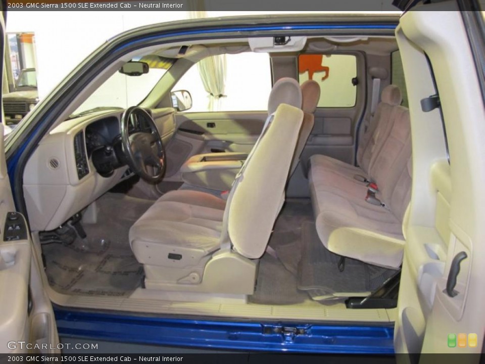 Neutral Interior Photo for the 2003 GMC Sierra 1500 SLE Extended Cab #42443907