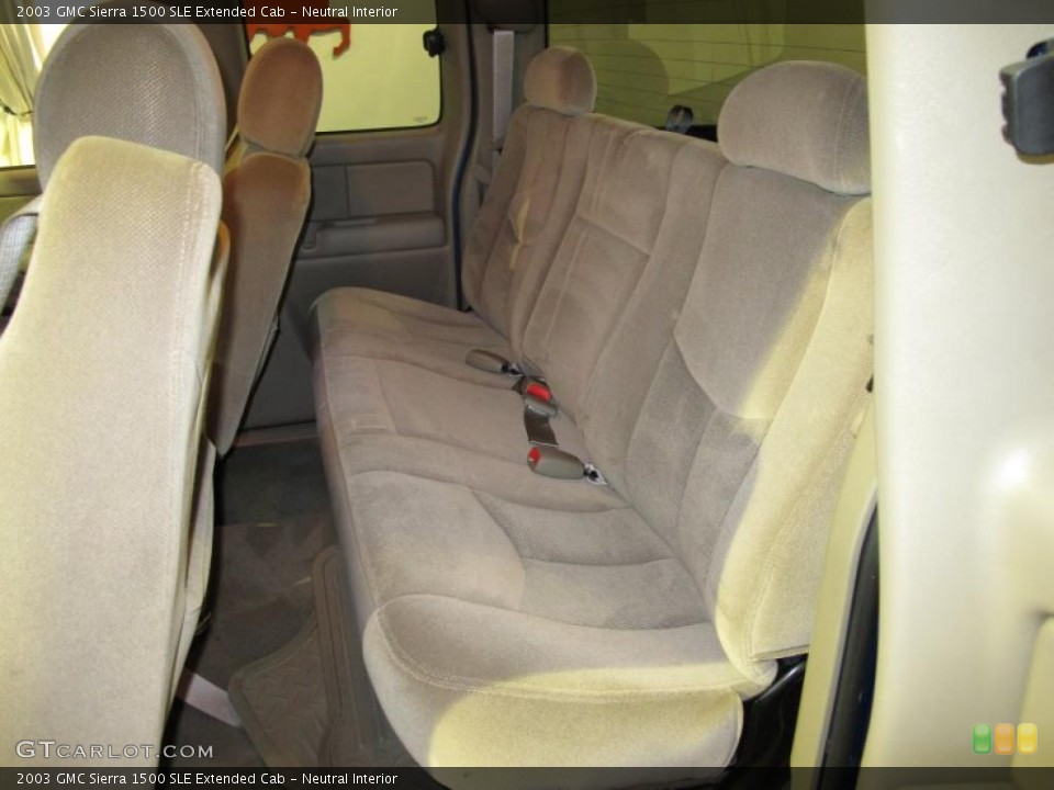 Neutral Interior Photo for the 2003 GMC Sierra 1500 SLE Extended Cab #42443923
