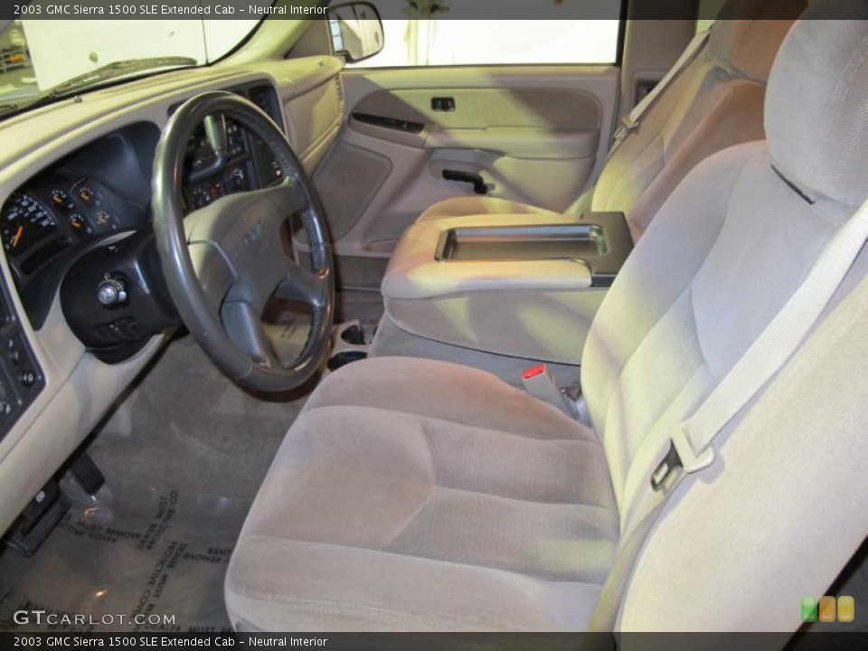 Neutral Interior Photo for the 2003 GMC Sierra 1500 SLE Extended Cab #42443963