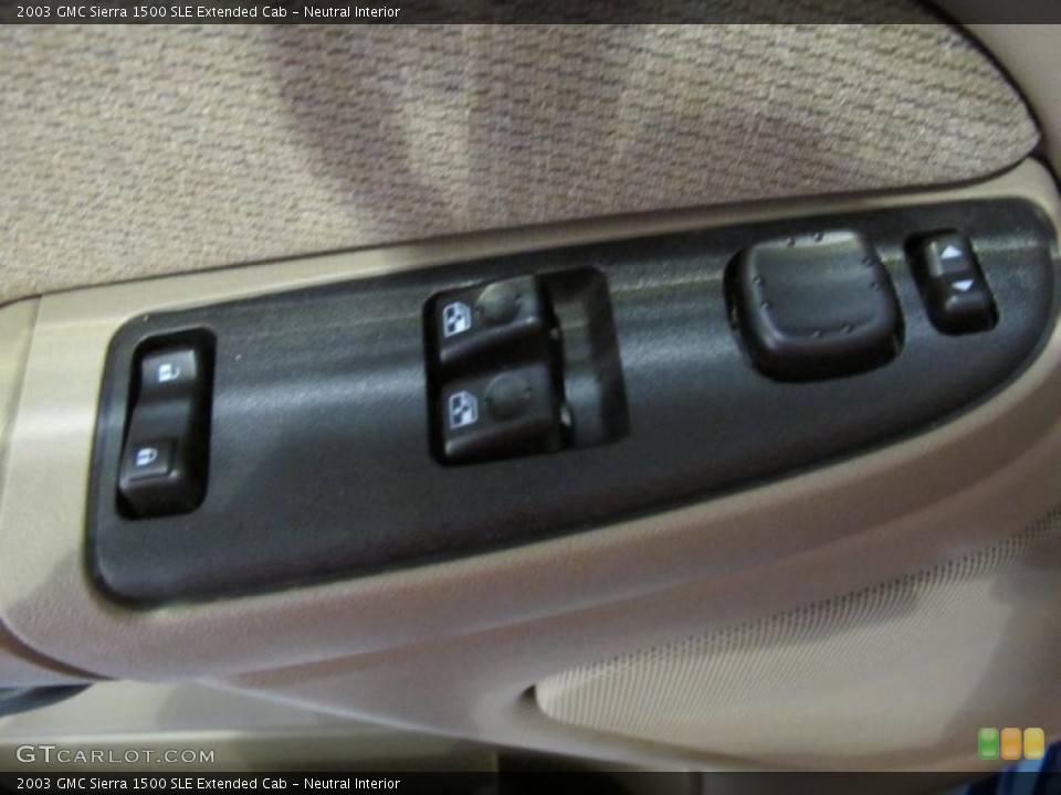 Neutral Interior Controls for the 2003 GMC Sierra 1500 SLE Extended Cab #42443973