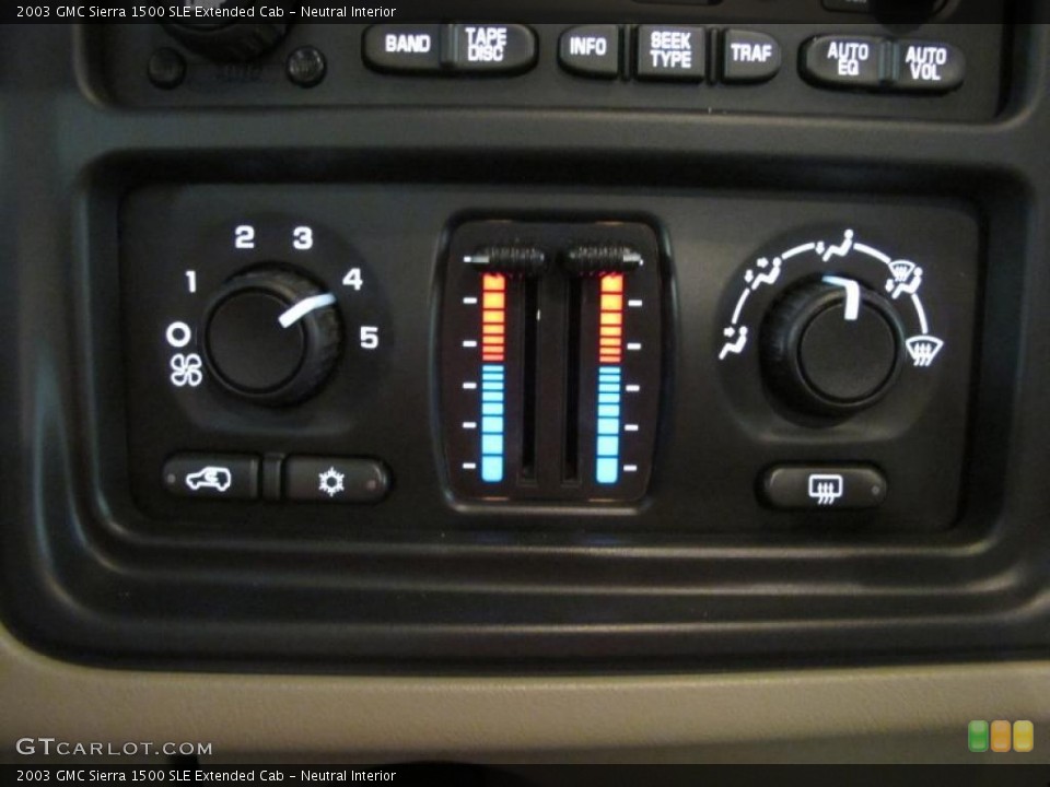 Neutral Interior Controls for the 2003 GMC Sierra 1500 SLE Extended Cab #42444031