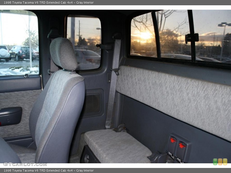 Gray Interior Photo for the 1998 Toyota Tacoma V6 TRD Extended Cab 4x4 #42448203