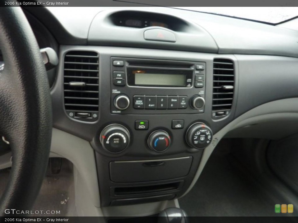 Gray Interior Controls for the 2006 Kia Optima EX #42451079
