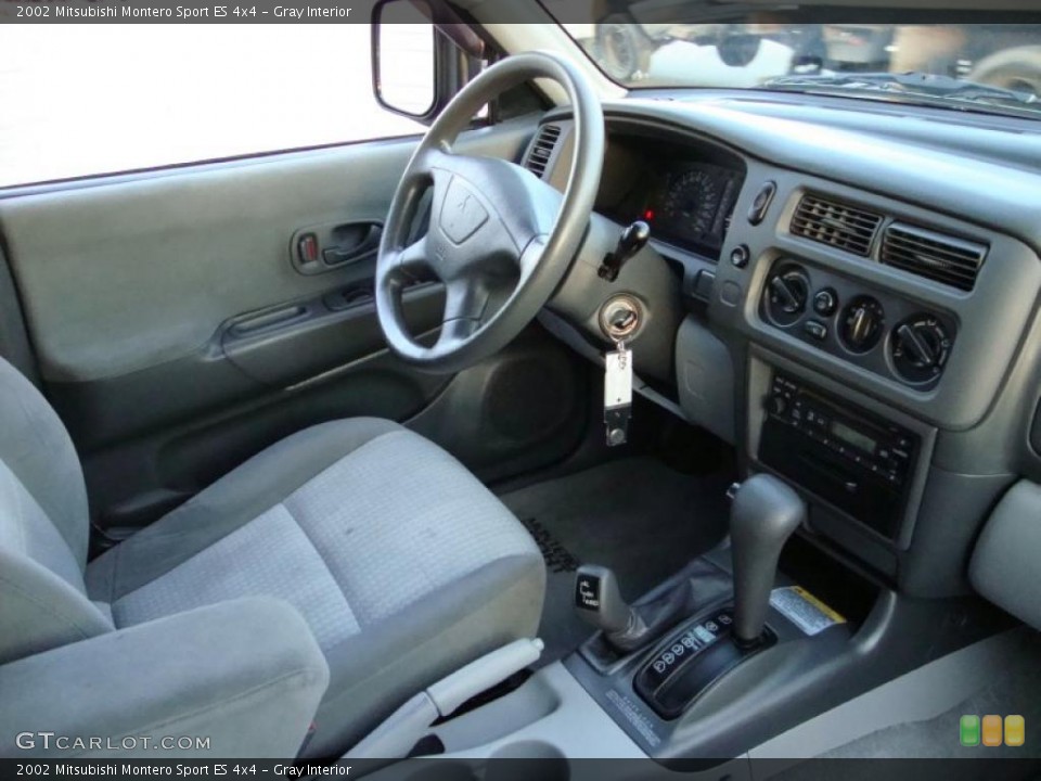 Gray Interior Photo for the 2002 Mitsubishi Montero Sport ES 4x4 #42452575