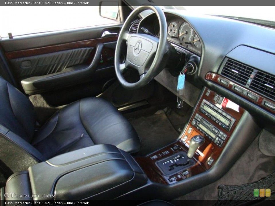 Black Interior Photo for the 1999 Mercedes-Benz S 420 Sedan #42455739