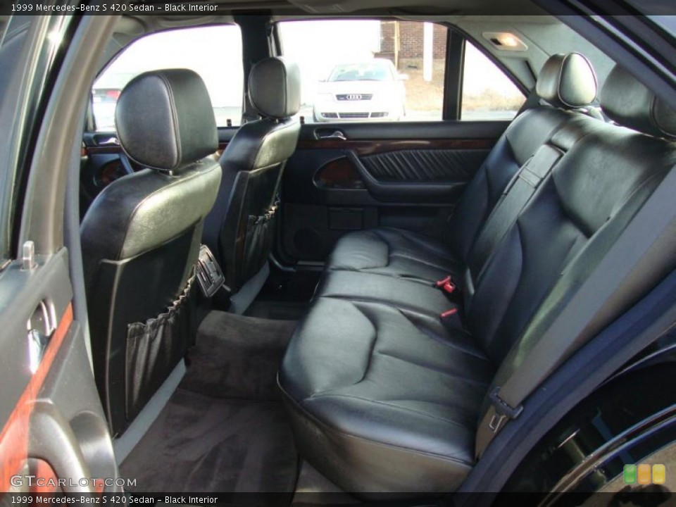 Black Interior Photo for the 1999 Mercedes-Benz S 420 Sedan #42455859