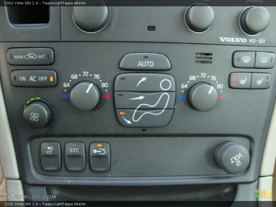 Taupe/LightTaupe Interior Controls for the 2002 Volvo S80 2.9 #42461963