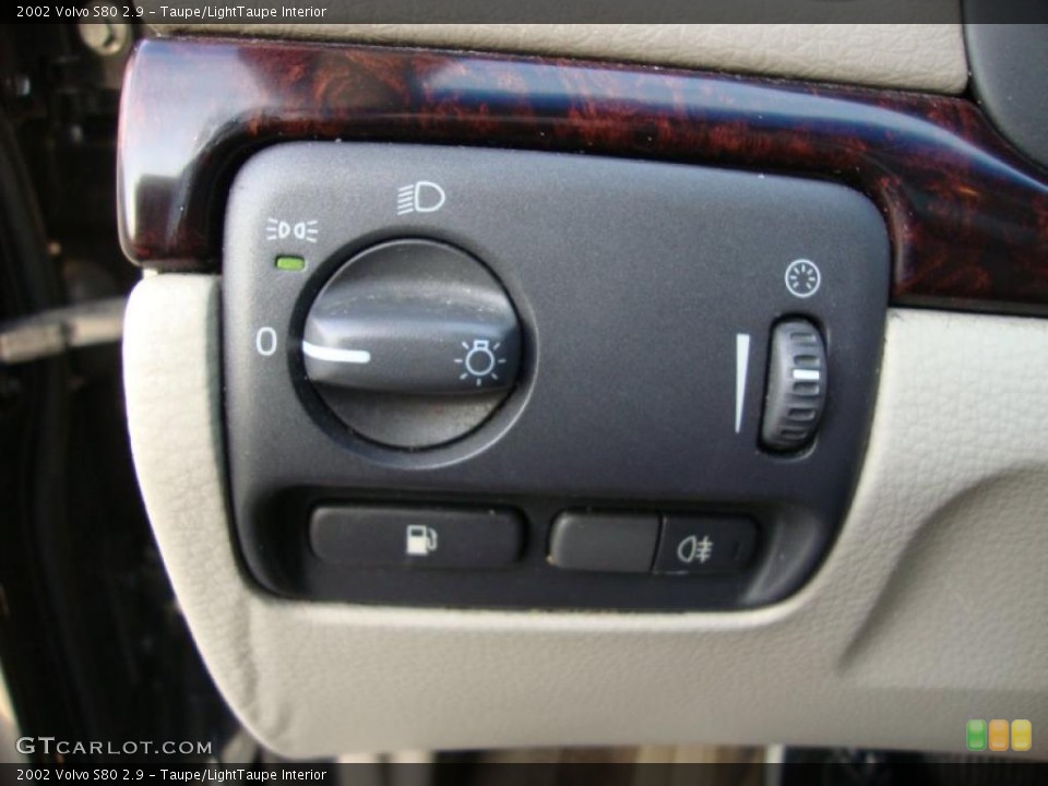 Taupe/LightTaupe Interior Controls for the 2002 Volvo S80 2.9 #42462099