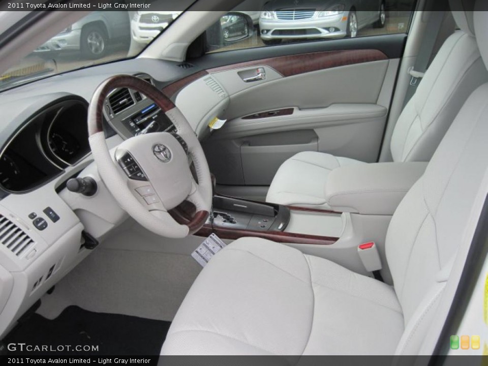Light Gray Interior Photo for the 2011 Toyota Avalon Limited #42467095