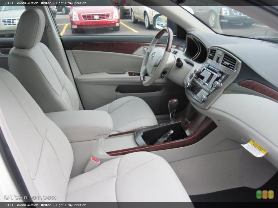 Light Gray Interior Photo for the 2011 Toyota Avalon Limited #42467219