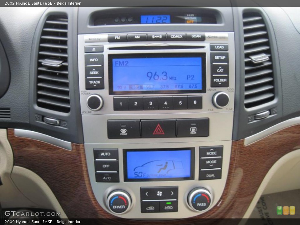 Beige Interior Controls for the 2009 Hyundai Santa Fe SE #42467876