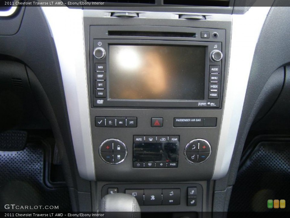 Ebony/Ebony Interior Controls for the 2011 Chevrolet Traverse LT AWD #42468036
