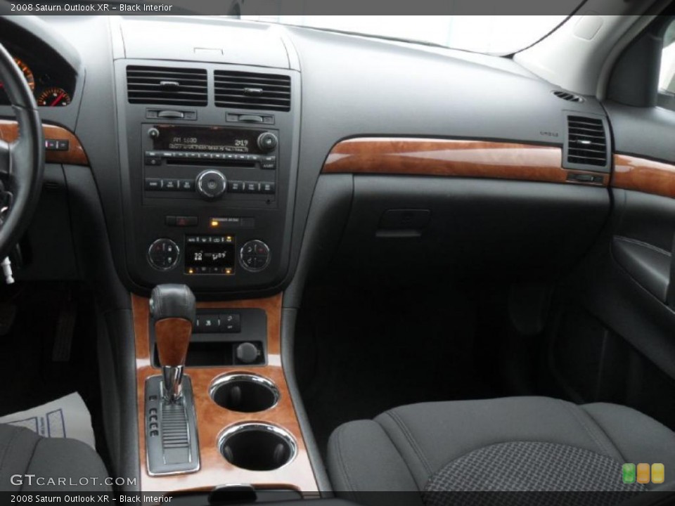 Black Interior Photo for the 2008 Saturn Outlook XR #42470172