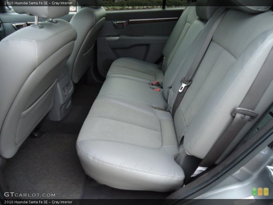 Gray Interior Photo for the 2010 Hyundai Santa Fe SE #42471036