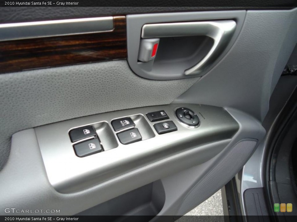 Gray Interior Controls for the 2010 Hyundai Santa Fe SE #42471396