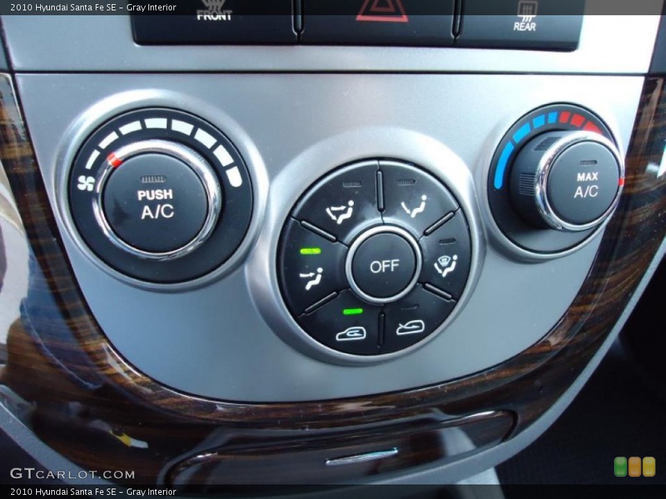 Gray Interior Controls for the 2010 Hyundai Santa Fe SE #42471461