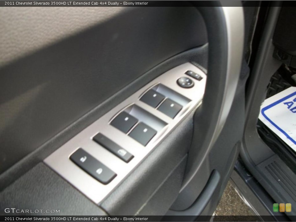 Ebony Interior Controls for the 2011 Chevrolet Silverado 3500HD LT Extended Cab 4x4 Dually #42475080