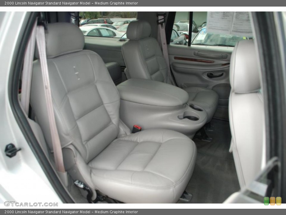 Medium Graphite Interior Photo for the 2000 Lincoln Navigator  #42475372