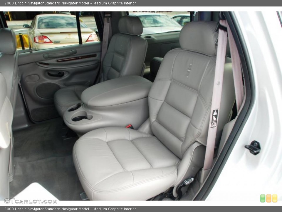 Medium Graphite Interior Photo for the 2000 Lincoln Navigator  #42475398