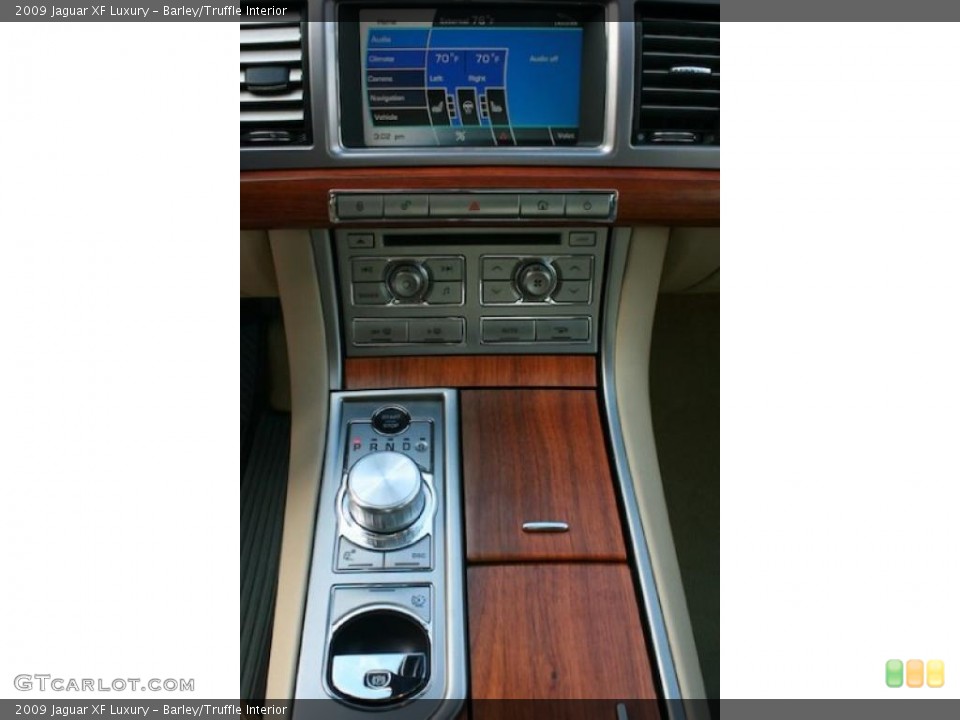 Barley/Truffle Interior Controls for the 2009 Jaguar XF Luxury #42481112
