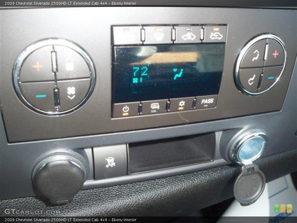 Ebony Interior Controls for the 2009 Chevrolet Silverado 2500HD LT Extended Cab 4x4 #42515416