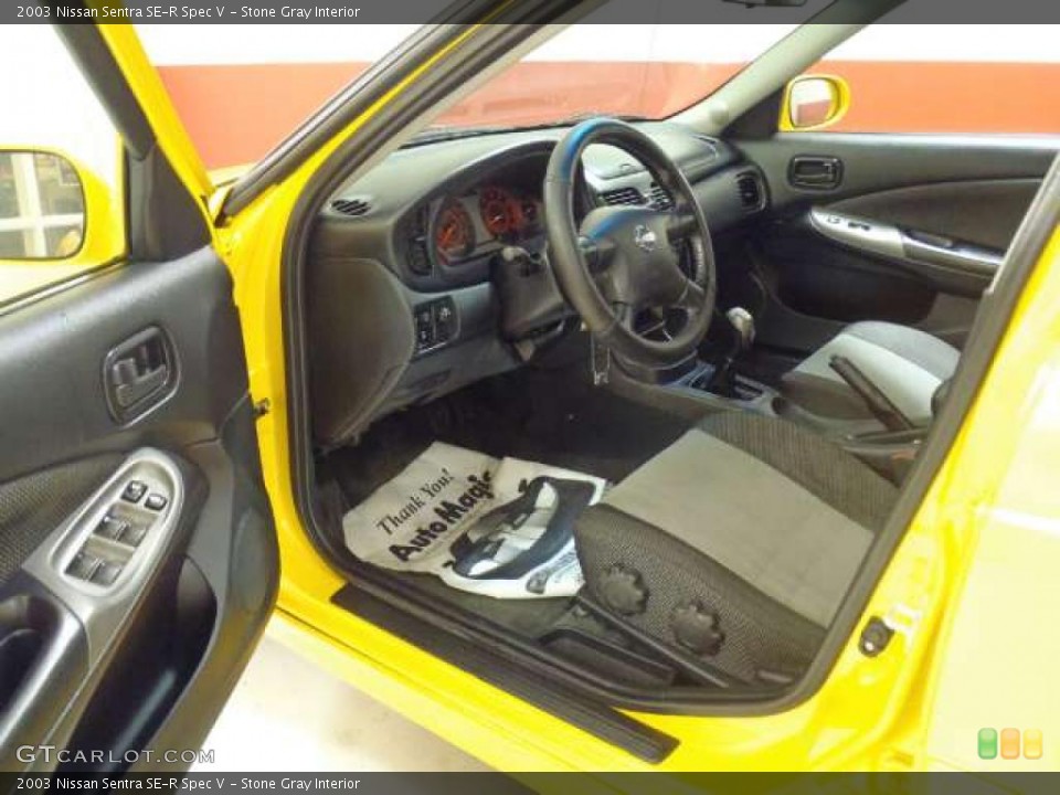 Stone Gray Interior Photo for the 2003 Nissan Sentra SE-R Spec V #42519337