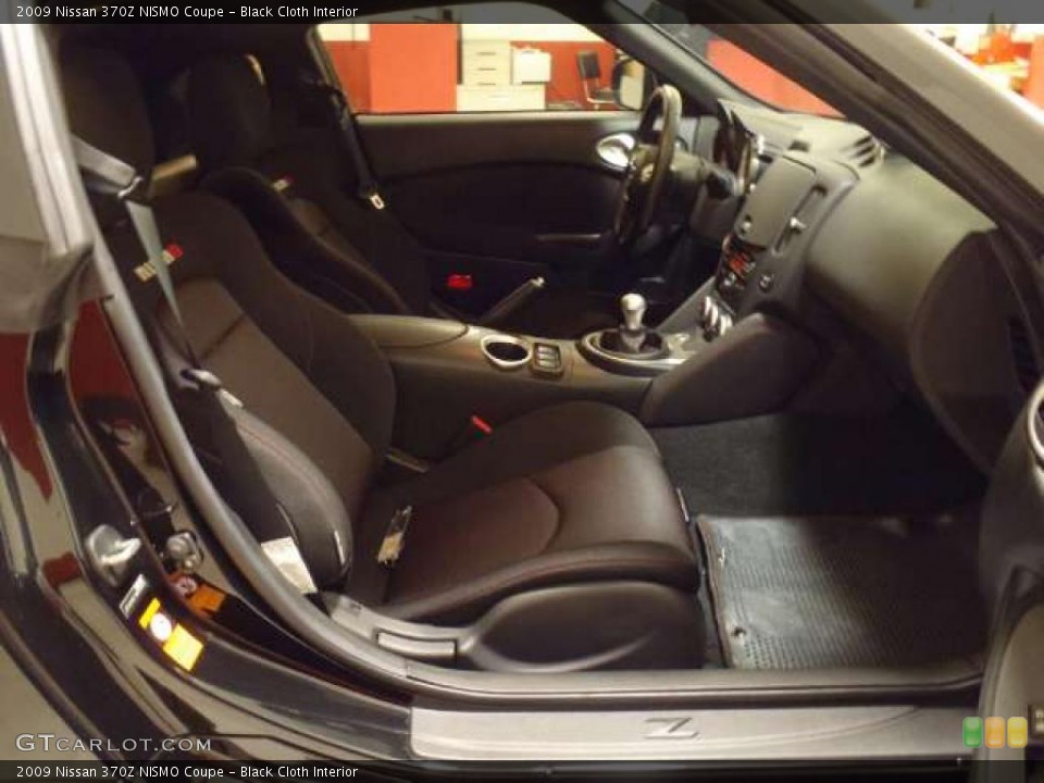 Black Cloth Interior Photo for the 2009 Nissan 370Z NISMO Coupe #42519813