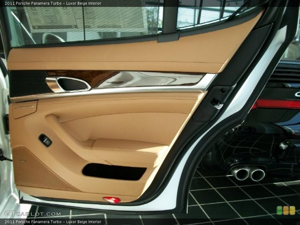 Luxor Beige Interior Door Panel for the 2011 Porsche Panamera Turbo #42524573
