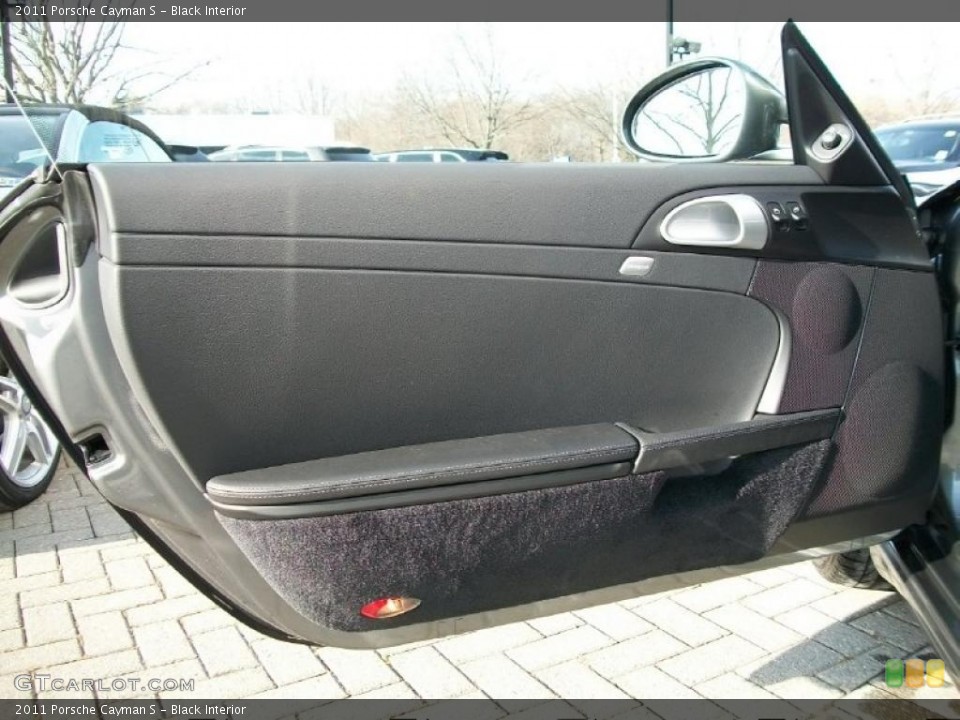 Black Interior Door Panel for the 2011 Porsche Cayman S #42524889