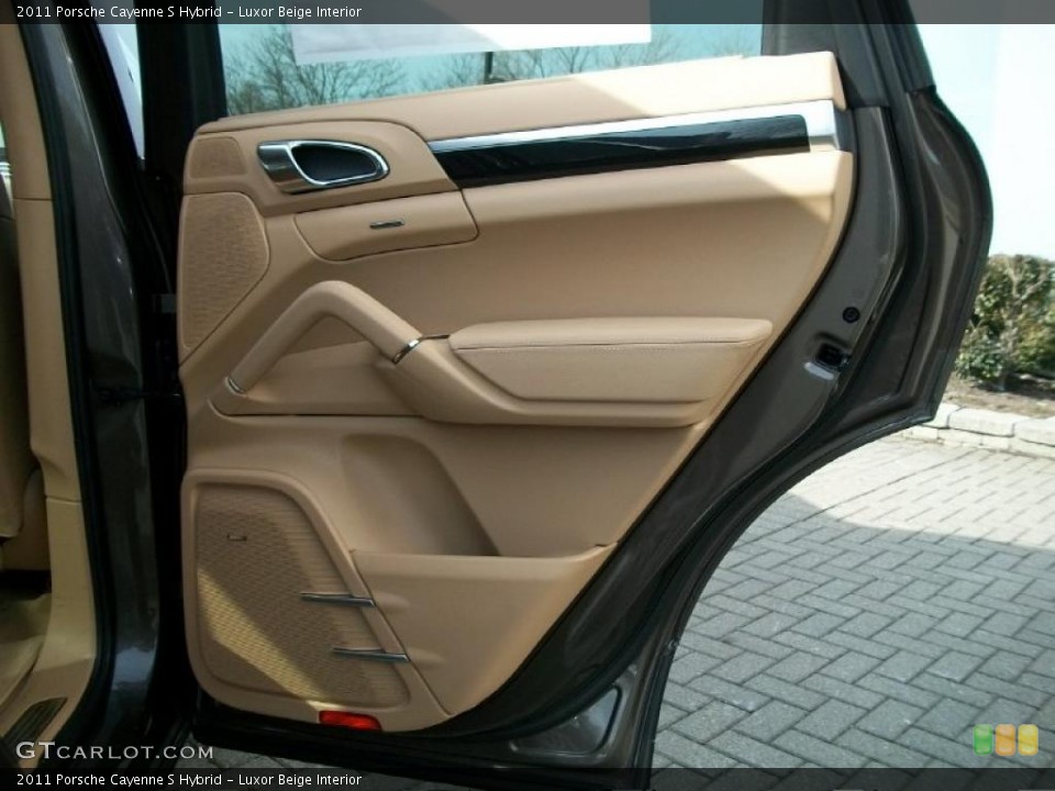 Luxor Beige Interior Door Panel for the 2011 Porsche Cayenne S Hybrid #42527825
