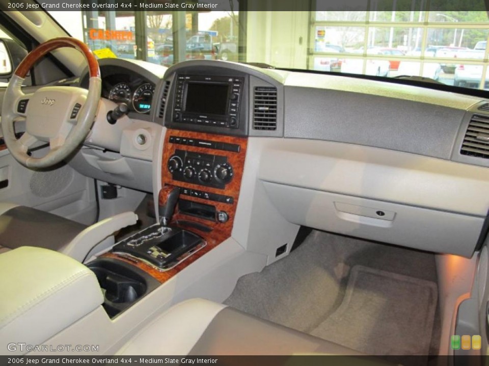 Medium Slate Gray Interior Dashboard for the 2006 Jeep Grand Cherokee Overland 4x4 #42529065