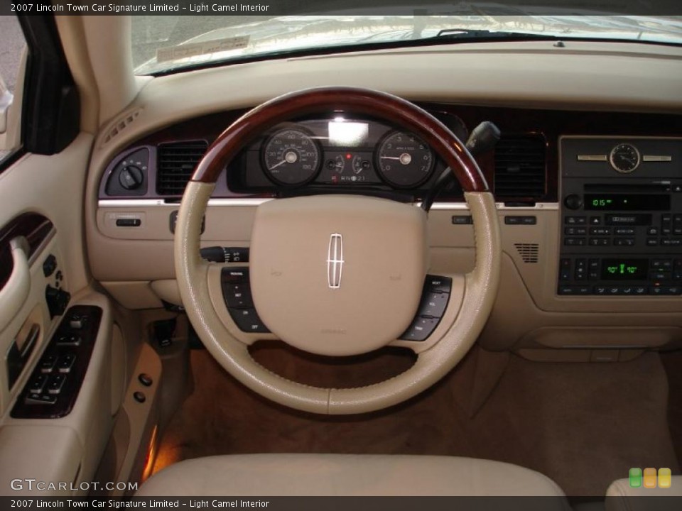 Light Camel Interior Steering Wheel for the 2007 Lincoln Town Car Signature Limited #42535869