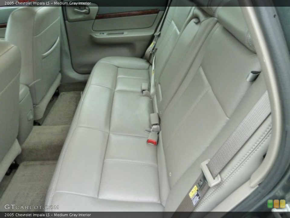 Medium Gray Interior Photo for the 2005 Chevrolet Impala LS #42537728
