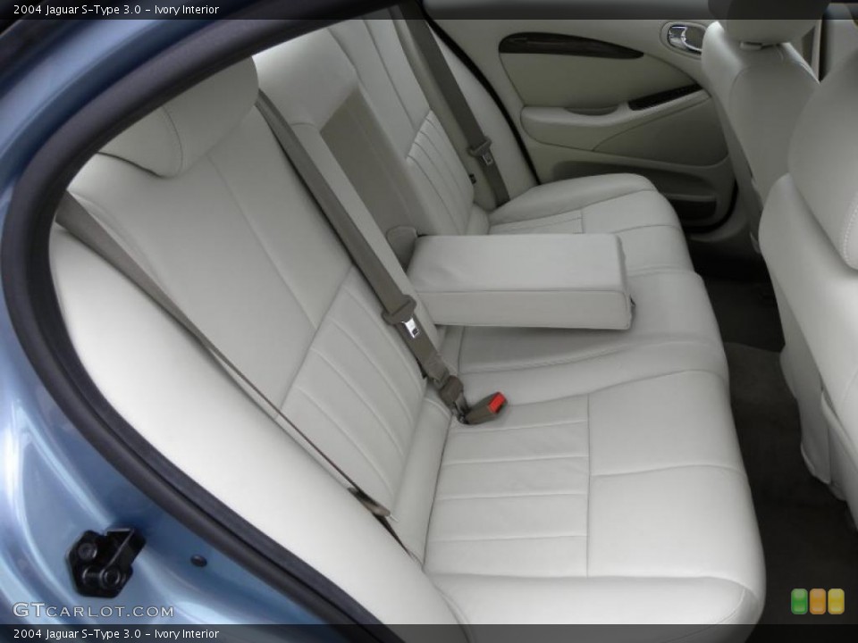 Ivory Interior Photo for the 2004 Jaguar S-Type 3.0 #42542584