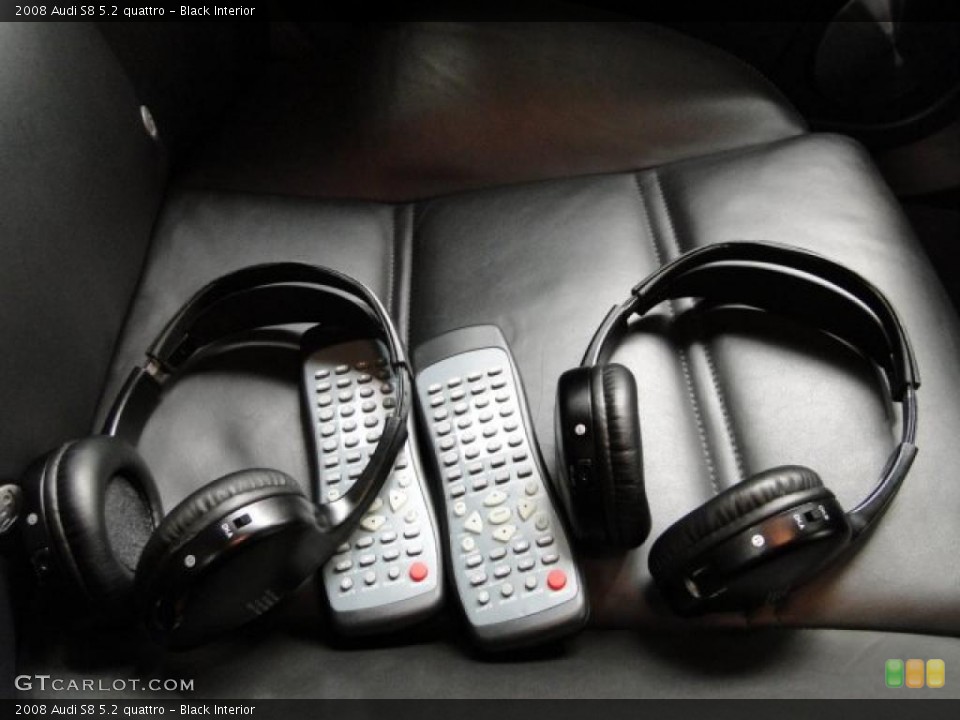 Black Interior Controls for the 2008 Audi S8 5.2 quattro #42558069