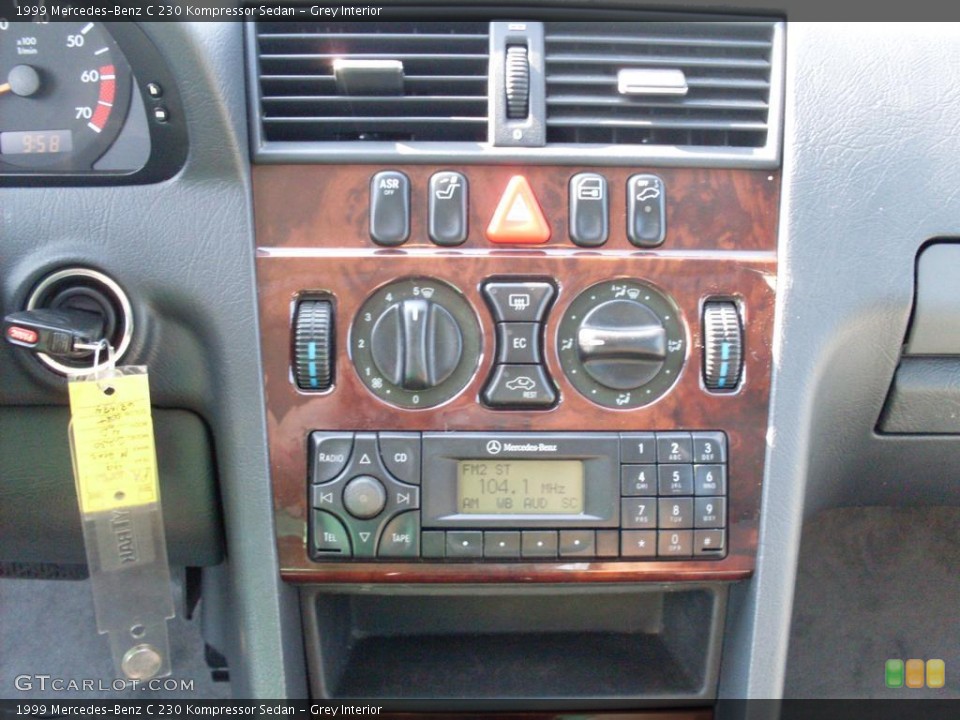 Grey Interior Controls for the 1999 Mercedes-Benz C 230 Kompressor Sedan #42588570