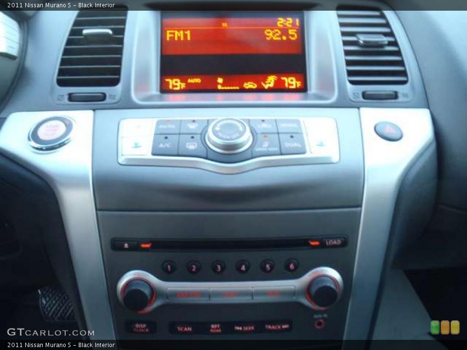 Black Interior Controls for the 2011 Nissan Murano S #42599480
