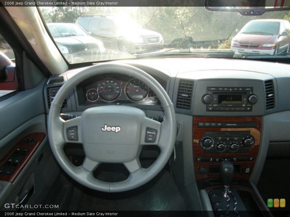 Medium Slate Gray Interior Controls for the 2006 Jeep Grand Cherokee Limited #42607540