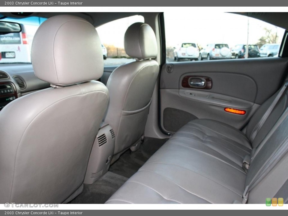 Taupe Interior Photo for the 2003 Chrysler Concorde LXi #42609132