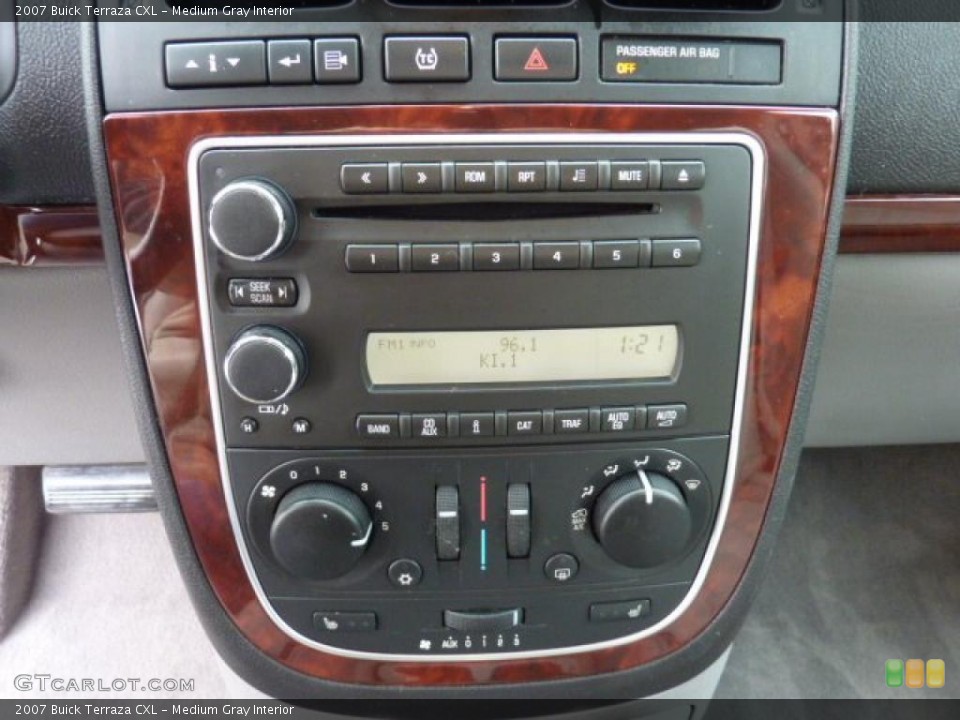 Medium Gray Interior Controls for the 2007 Buick Terraza CXL #42611700
