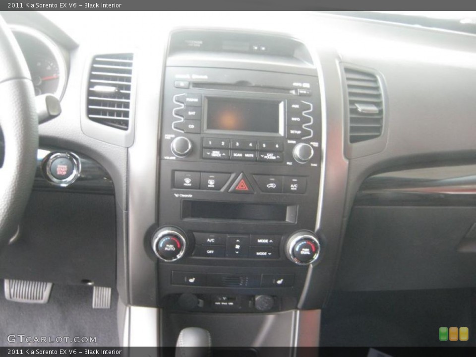 Black Interior Controls for the 2011 Kia Sorento EX V6 #42616300