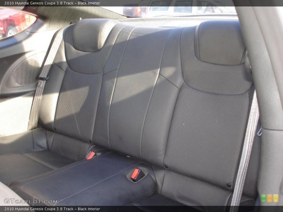 Black Interior Photo for the 2010 Hyundai Genesis Coupe 3.8 Track #42618916