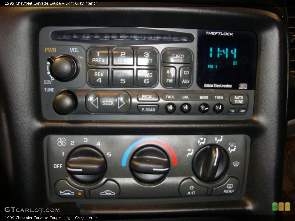 Light Gray Interior Controls for the 1999 Chevrolet Corvette Coupe #42652156